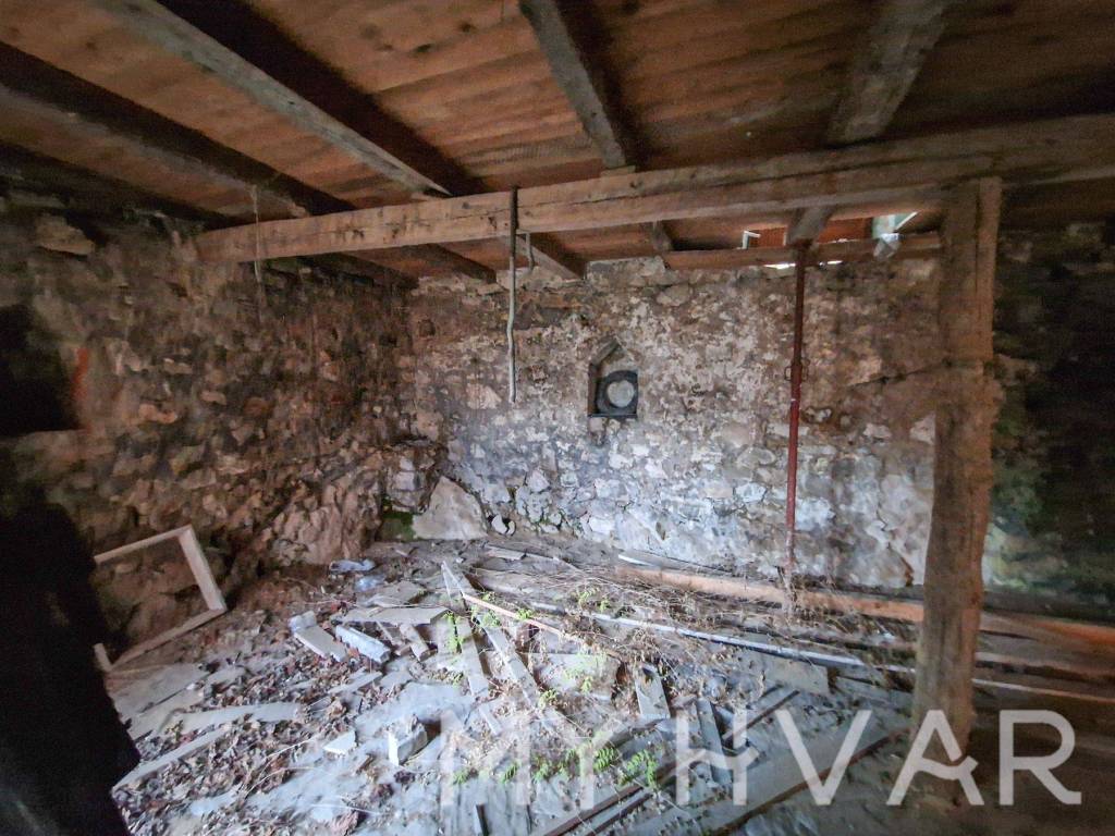 Kamena kuca, Prodaja, Stari grad, Dol
