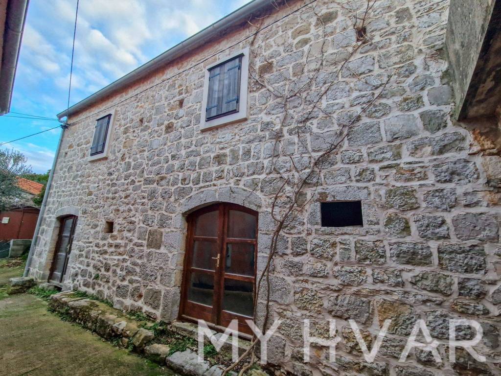 Kamena kuca, Prodaja, Stari grad, Dol