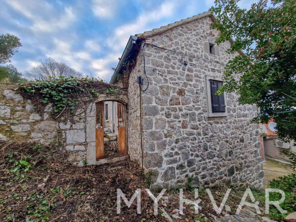 Kamena kuca, Prodaja, Stari grad, Dol