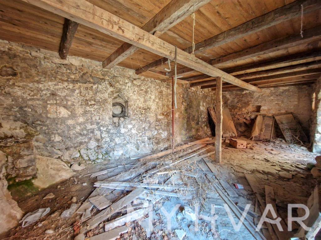 Kamena kuca, Prodaja, Stari grad, Dol