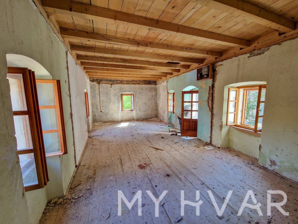 Kamena kuca, Prodaja, Stari grad, Dol