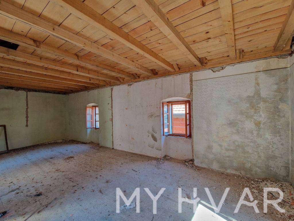 Kamena kuca, Prodaja, Stari grad, Dol