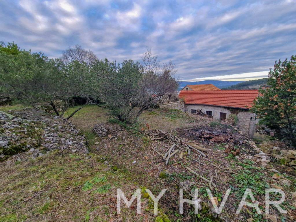 Kamena kuca, Prodaja, Stari grad, Dol