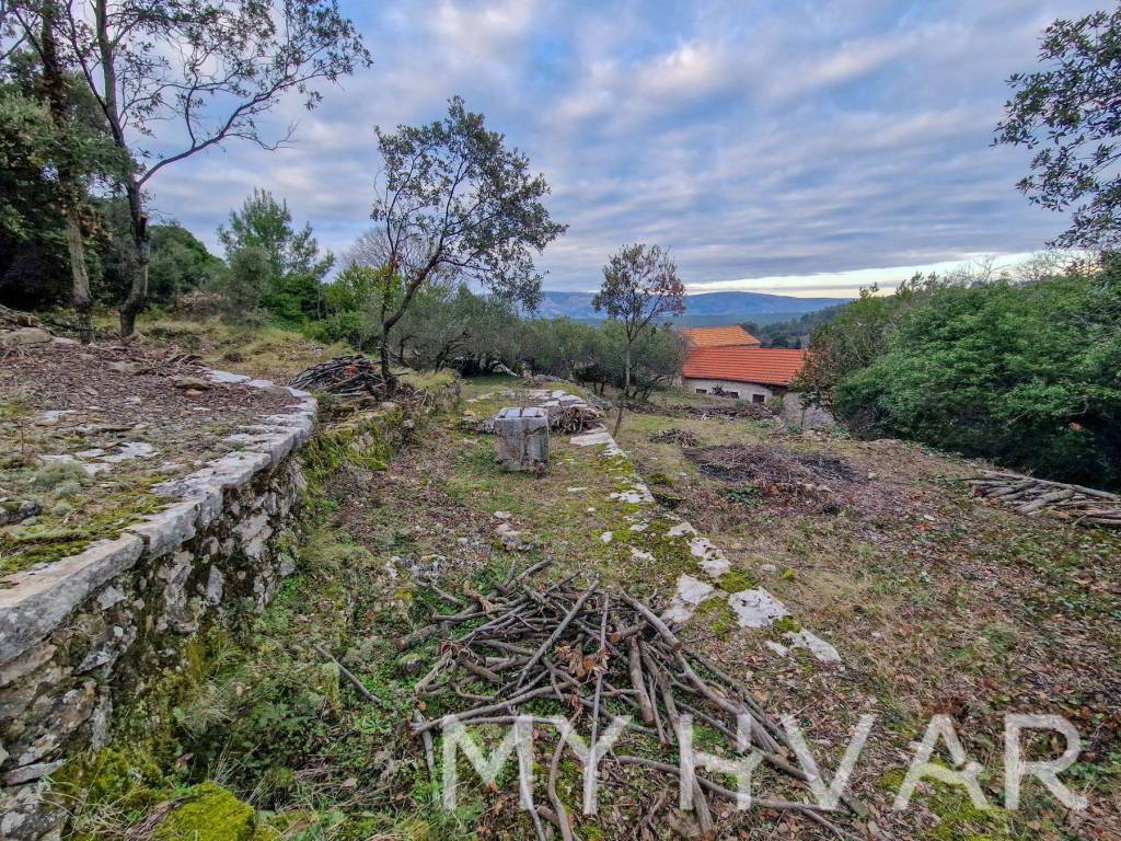 Kamena kuca, Prodaja, Stari grad, Dol