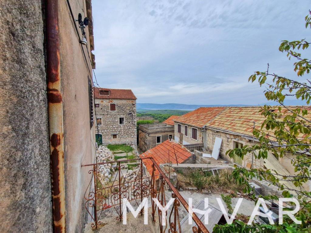 Kamena kuca, Prodaja, Jelsa, Pitve