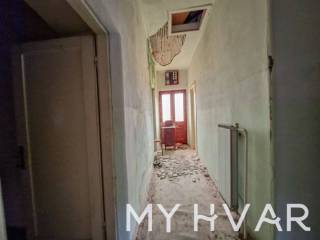 Kamena kuca, Prodaja, Jelsa, Pitve