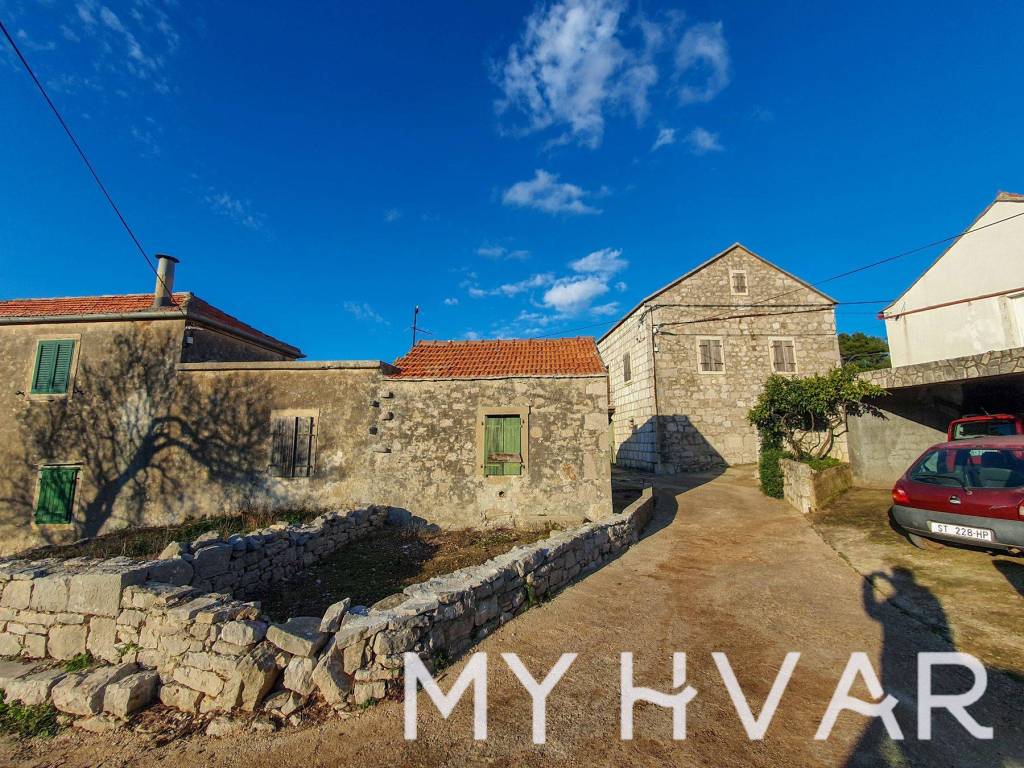 Kamena kuca, Prodaja, Jelsa, Zastrazisce