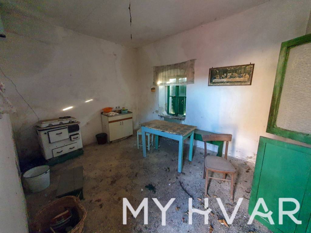 Kamena kuca, Prodaja, Jelsa, Zastrazisce
