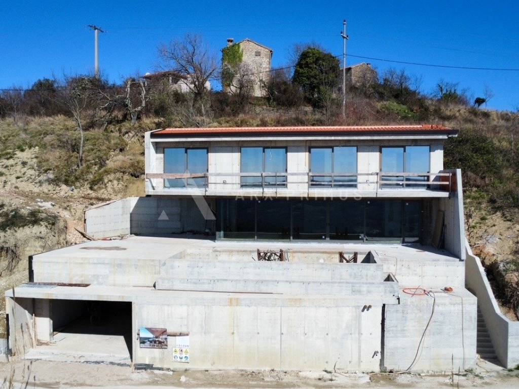 Buje, Krasica