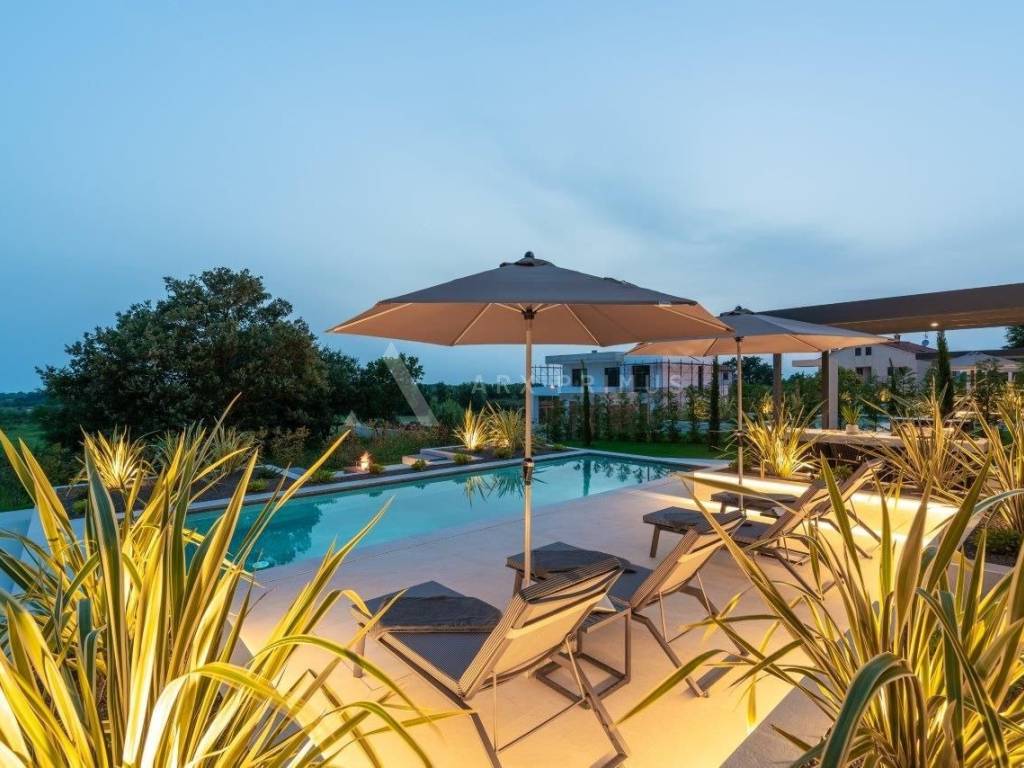Vila, Prodaja, Porec, Kukci