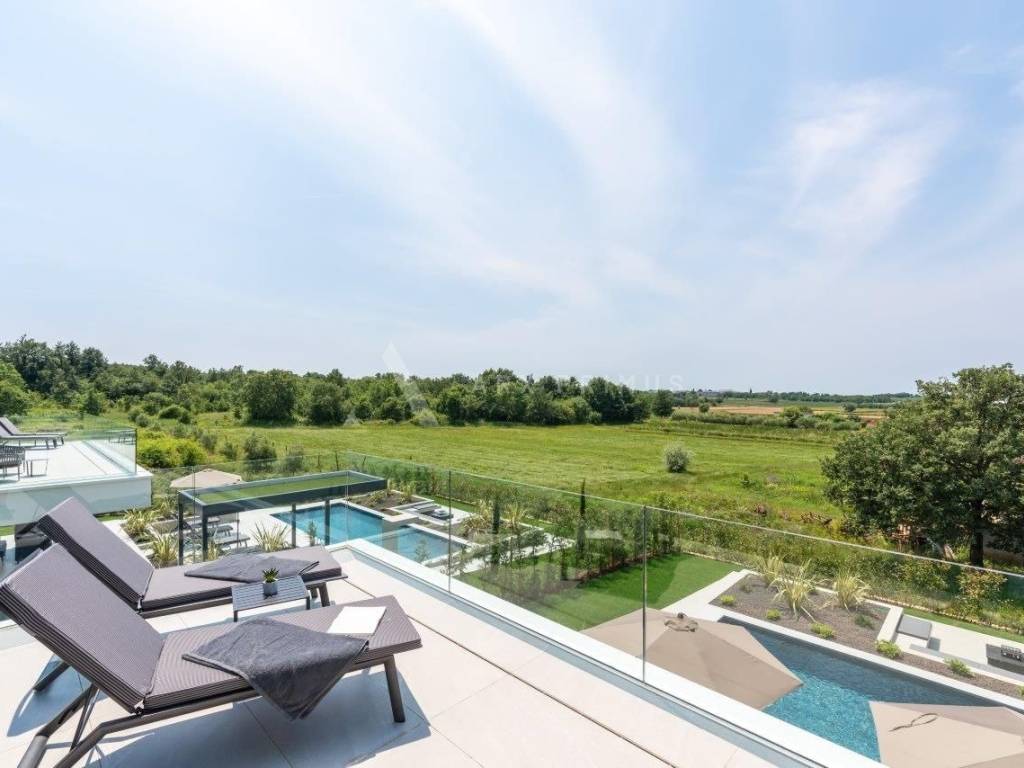 Vila, Prodaja, Porec, Kukci