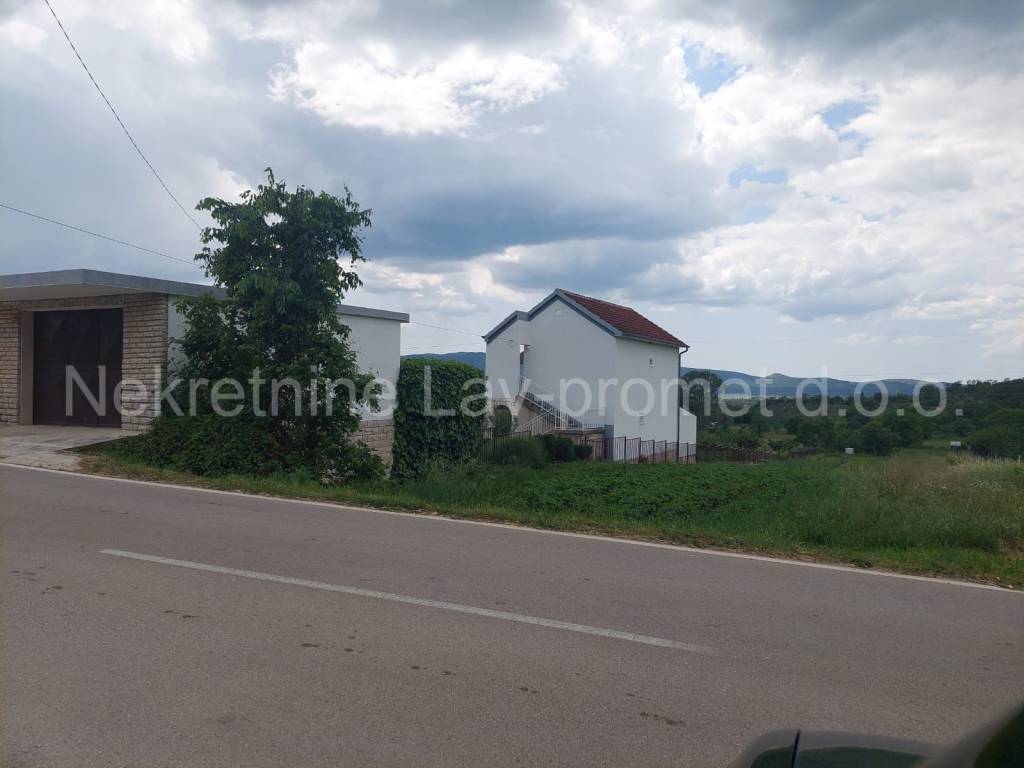 Vikend kuca, Prodaja, Drnis, Parcic