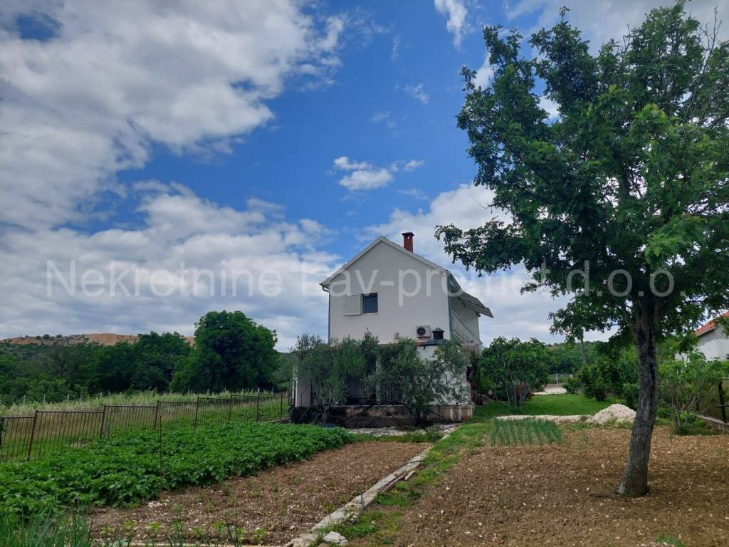 Vikend kuca, Prodaja, Drnis, Parcic