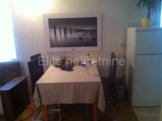 Flat in a building, Sale, Pula, Pula