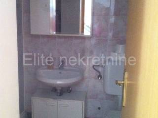 Flat in a building, Sale, Pula, Pula