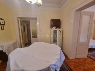 Flat in a building, Sale, Pula, Pula