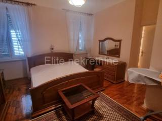 Flat in a building, Sale, Pula, Pula