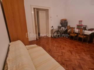 Flat in a building, Sale, Pula, Pula