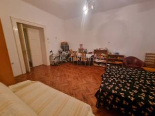 Flat in a building, Sale, Pula, Pula