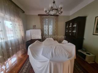 Flat in a building, Sale, Pula, Pula