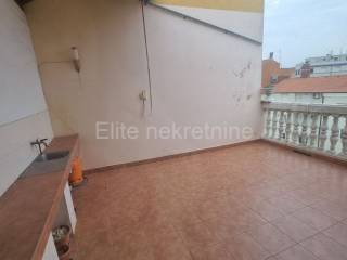 Flat in a building, Sale, Pula, Pula