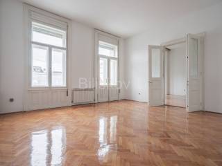 Flat in a building, Sale, Zagreb, Donji Grad