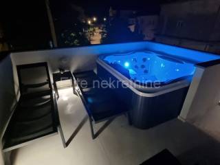 House with apartments, Sale, Crikvenica, Selce