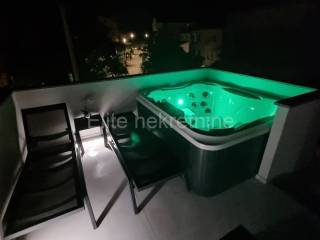 House with apartments, Sale, Crikvenica, Selce