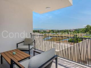 Apartman na moru, Prodaja, Nin, Zaton
