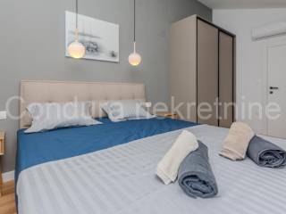 Apartman na moru, Prodaja, Nin, Zaton