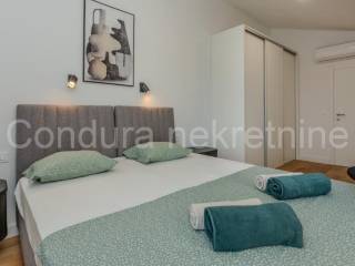 Apartman na moru, Prodaja, Nin, Zaton