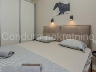 Apartman na moru, Prodaja, Nin, Zaton