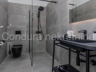 Apartman na moru, Prodaja, Nin, Zaton