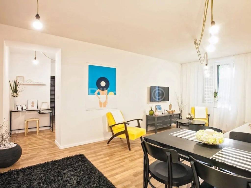 Stan u zgradi, Najam, Split, Split