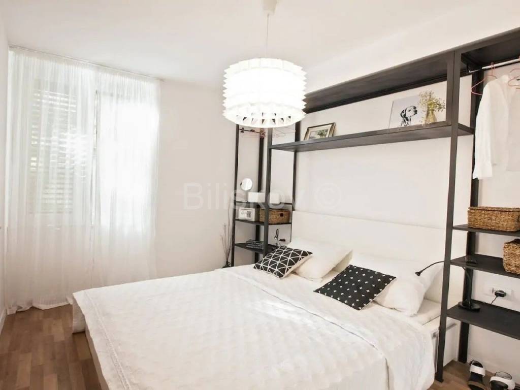 Stan u zgradi, Najam, Split, Split