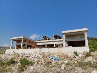 Villa, Sale, Milna, Milna