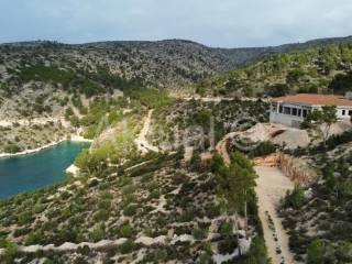Villa, Sale, Milna, Milna