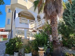 House with apartments, Sale, Vir, Vir