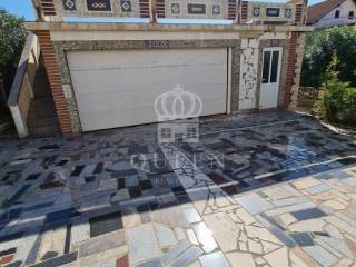 House with apartments, Sale, Vir, Vir