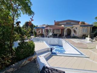 House with apartments, Sale, Vir, Vir