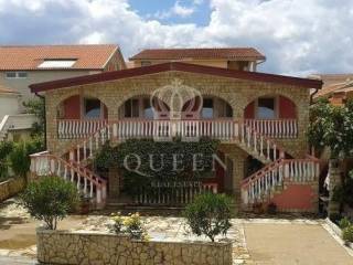 House with apartments, Sale, Vir, Vir