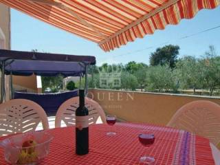 House with apartments, Sale, Vir, Vir