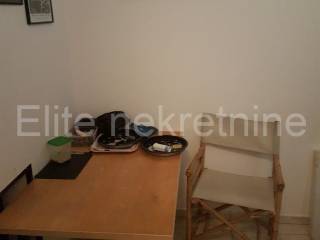 Ured, Najam, Rijeka, Zapad