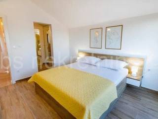 Villa, Sale, Kaštela, Kaštel Lukšić