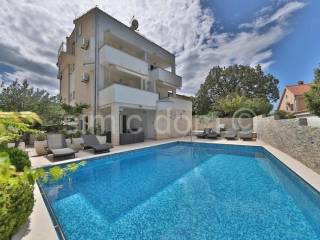 House with apartments, Sale, Okrug, Okrug Donji