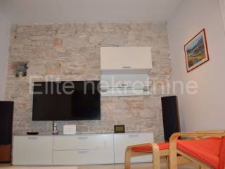 Flat in a building, Sale, Pula, Pula