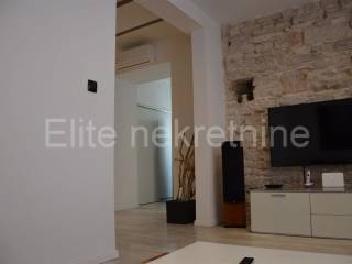 Flat in a building, Sale, Pula, Pula