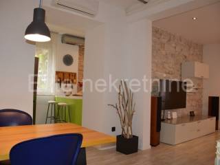 Flat in a building, Sale, Pula, Pula