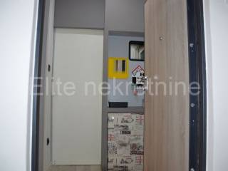 Flat in a building, Sale, Pula, Pula