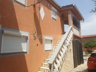 House with apartments, Sale, Vir, Vir